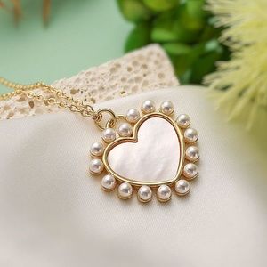 NWT Heart Shape Pendant Necklace 18K Gold Plated